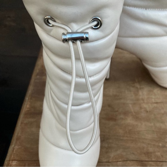 NEW Steve Madden Boots Snow booties heals puffer Cloak size 8 winter white - Picture 7 of 10